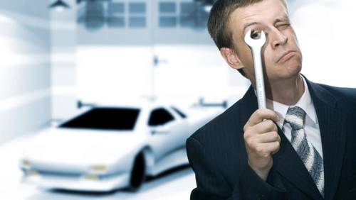 Стоит ли самостоятельно устранять вмятины на кузове авто?