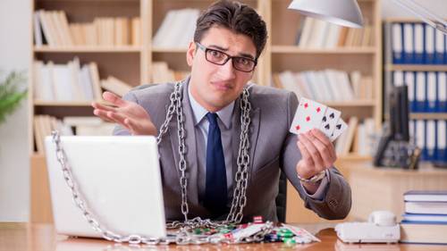 Что заставляет человека носить невидимые цепи? О психологических корнях зависимостей