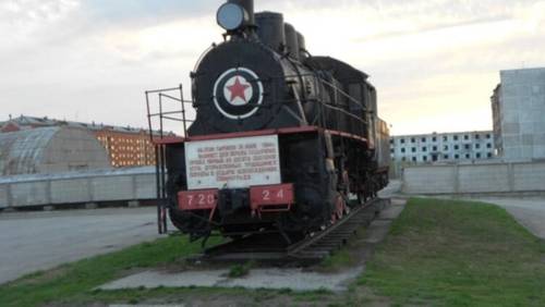 28.06.1944 г. паровоз Э-720-24 повел первый эшелон с воркутинским углем освобожденному Ленинграду