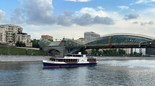 На волне роскоши: как аренда яхты превращает любое мероприятие в незабываемое путешествие