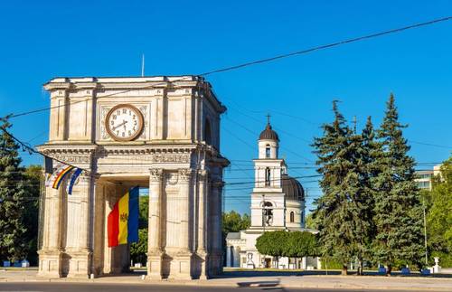Триумфальная арка в Кишиневе, Молдова