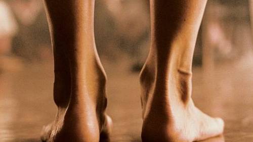 Кадр из к/ф «Босиком по мостовой», 2005 г.